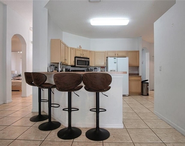 546 Pineloch Drive - Photo Thumbnail 5