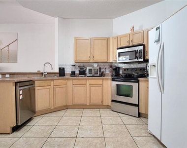 546 Pineloch Drive - Photo Thumbnail 6
