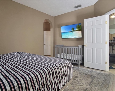 546 Pineloch Drive - Photo Thumbnail 12