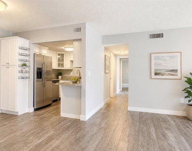 912 Lake Destiny Road - Photo Thumbnail 4