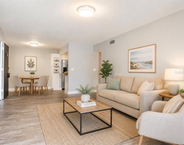 912 Lake Destiny Road - Photo Thumbnail 7