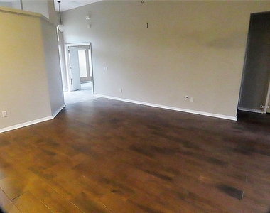 4505 Rock Hill Loop - Photo Thumbnail 2