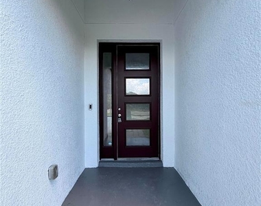 14142 Appleton Boulevard - Photo Thumbnail 2
