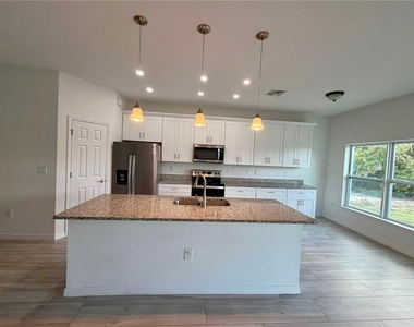 14142 Appleton Boulevard - Photo Thumbnail 4