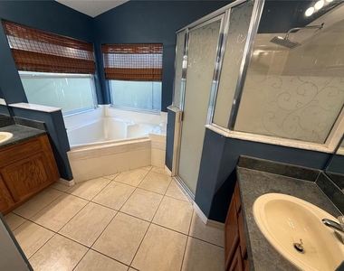 9812 Doriath Circle - Photo Thumbnail 13