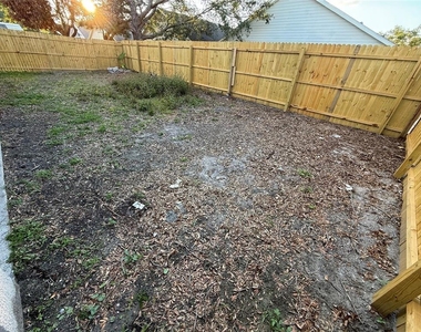 9812 Doriath Circle - Photo Thumbnail 21