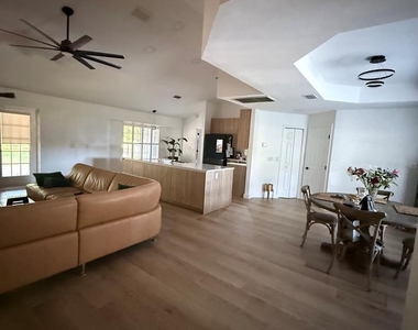 1908 W Socrum Loop Road - Photo Thumbnail 5