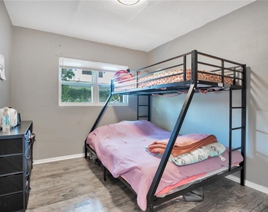 1301 Lawne Boulevard - Photo Thumbnail 21
