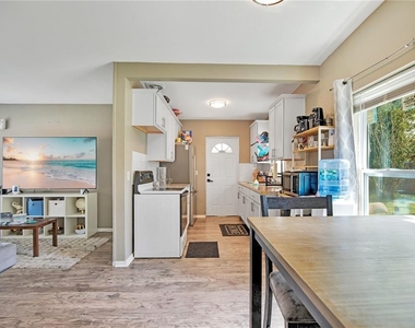 1301 Lawne Boulevard - Photo Thumbnail 25