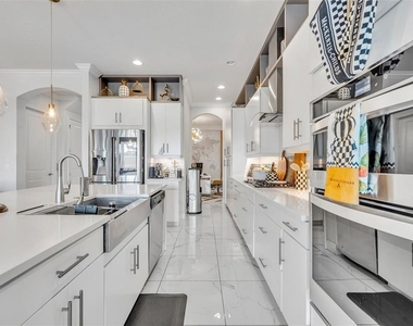 7613 Toscana Boulevard - Photo Thumbnail 10