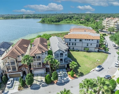 7613 Toscana Boulevard - Photo Thumbnail 3