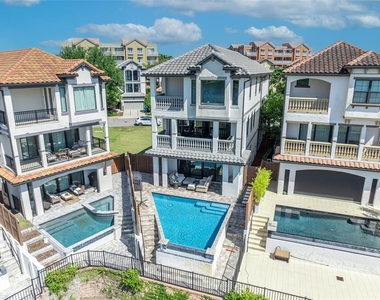 7613 Toscana Boulevard - Photo Thumbnail 2