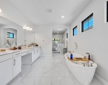 7613 Toscana Boulevard - Photo Thumbnail 28