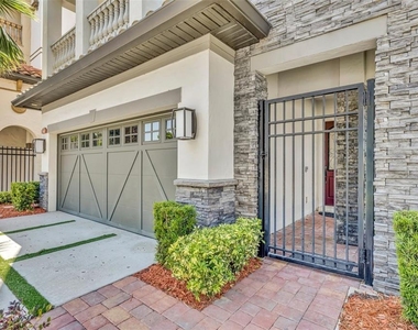 7613 Toscana Boulevard - Photo Thumbnail 4