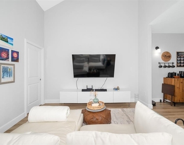 7390 Nw 47th Way - Photo Thumbnail 4