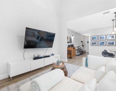 7390 Nw 47th Way - Photo Thumbnail 3