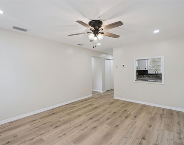 791 Lake Avenue - Photo Thumbnail 5