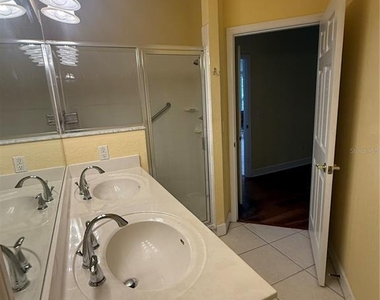 3132 Connemara Drive - Photo Thumbnail 14