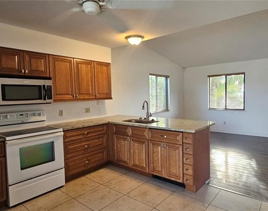 4904 Vincennes Court - Photo Thumbnail 4