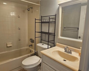 4904 Vincennes Court - Photo Thumbnail 14