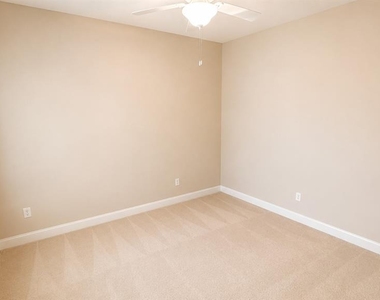 4520 Deep Creek Terrace - Photo Thumbnail 18