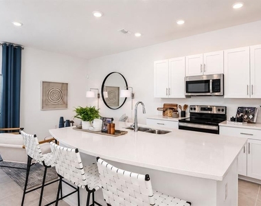 11821 Glenside Terrace - Photo Thumbnail 3