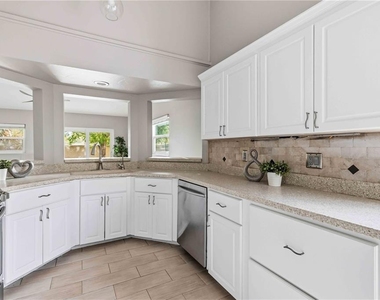 7795 Pine Trace - Photo Thumbnail 15
