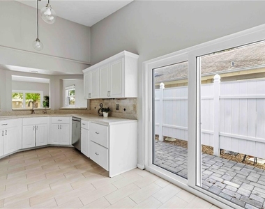 7795 Pine Trace - Photo Thumbnail 14