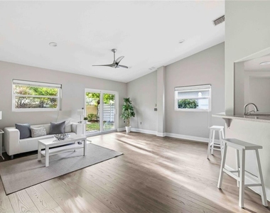 7795 Pine Trace - Photo Thumbnail 8