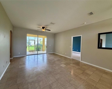 1204 S San Mateo Drive - Photo Thumbnail 4