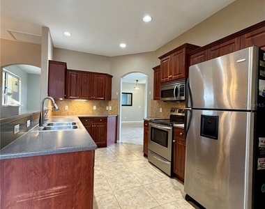 1204 S San Mateo Drive - Photo Thumbnail 19