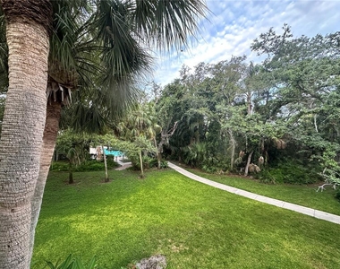 283 Sherwood Drive - Photo Thumbnail 11