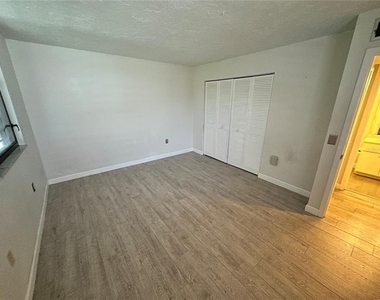 283 Sherwood Drive - Photo Thumbnail 20