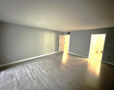 283 Sherwood Drive - Photo Thumbnail 14