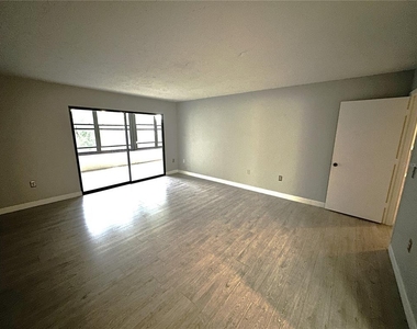 283 Sherwood Drive - Photo Thumbnail 15