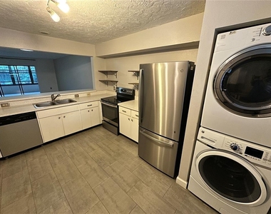283 Sherwood Drive - Photo Thumbnail 6