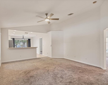 6258 Blue Runner Court - Photo Thumbnail 4