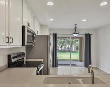 6258 Blue Runner Court - Photo Thumbnail 10