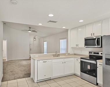 6258 Blue Runner Court - Photo Thumbnail 12