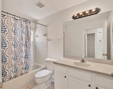 6258 Blue Runner Court - Photo Thumbnail 18