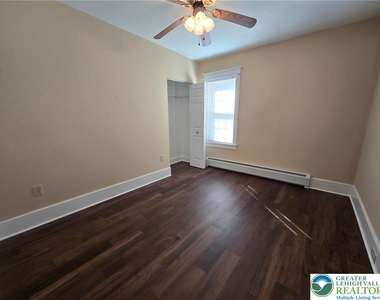 40 Evergreen Street - Photo Thumbnail 20