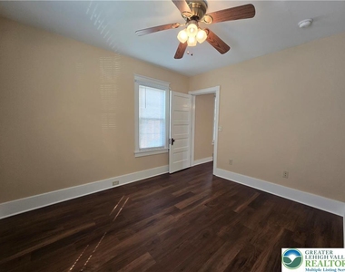 40 Evergreen Street - Photo Thumbnail 22
