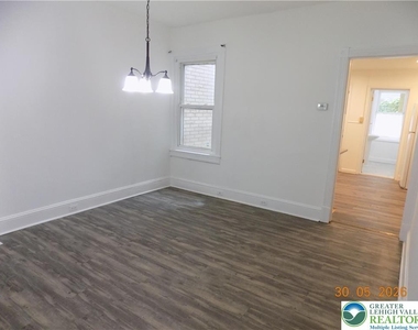 47 W Goepp Street - Photo Thumbnail 6