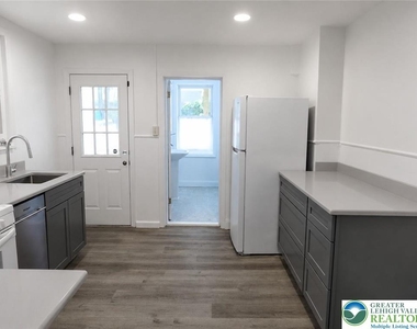 47 W Goepp Street - Photo Thumbnail 28