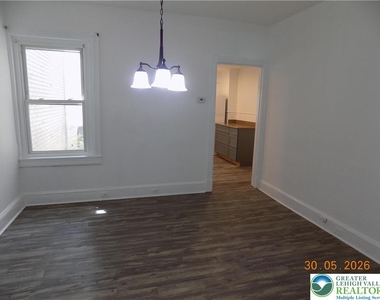 47 W Goepp Street - Photo Thumbnail 7