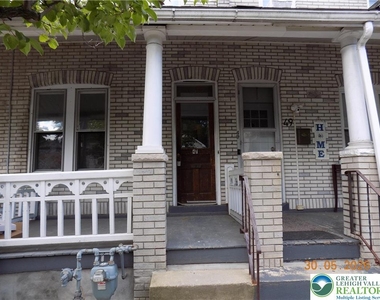 47 W Goepp Street - Photo Thumbnail 2
