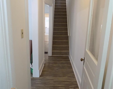 47 W Goepp Street - Photo Thumbnail 12