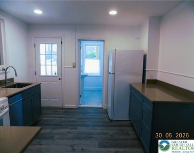 47 W Goepp Street - Photo Thumbnail 8