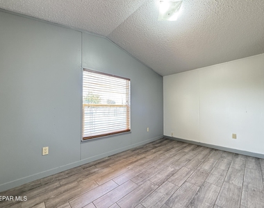 5941 Sixta Drive - Photo Thumbnail 34