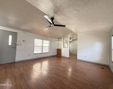 5941 Sixta Drive - Photo Thumbnail 12